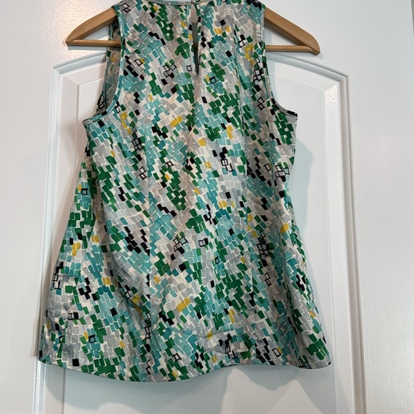 ⚫️ The Limited Green and Blue Patterned Sleeveless Top Size Medium - Picture 4 of 5